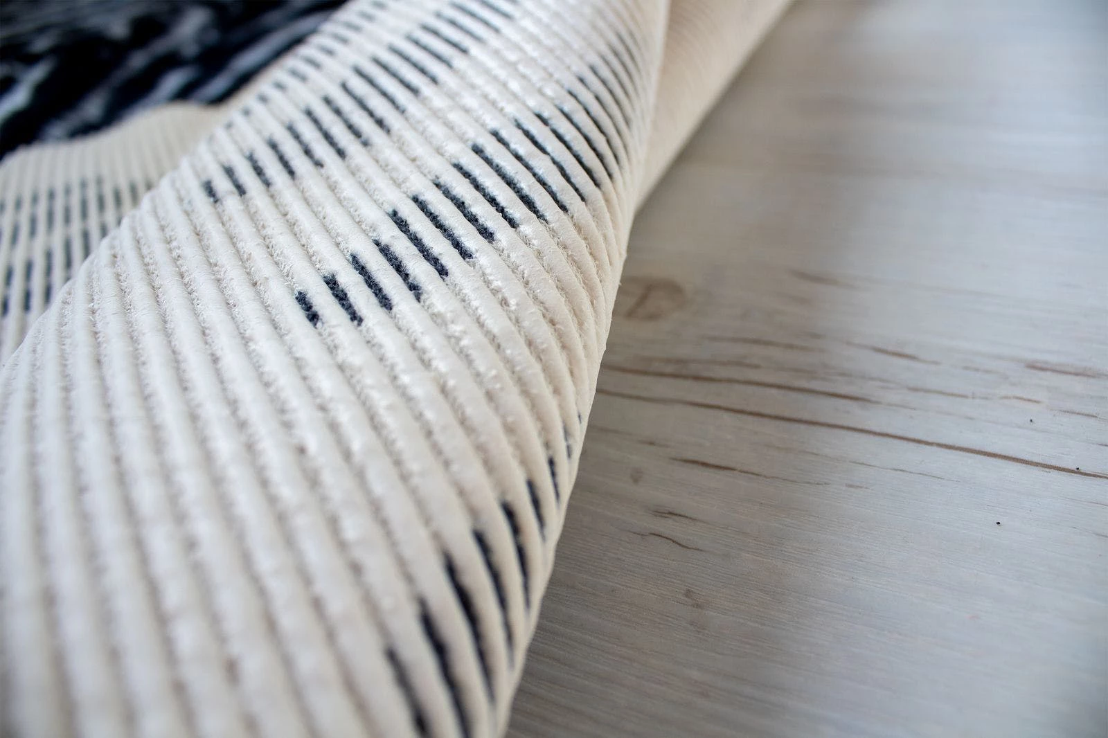 Null Kunstfell Teppich- Zebra Schwarz Weiß In 3 Größen, Tier Fell, Tiermuster In Weiß Schwarz 8 Null Kunstfell Teppich- Zebra Schwarz Weiß In 3 Größen, Tier Fell, Tiermuster In Weiß Schwarz – Bild 6